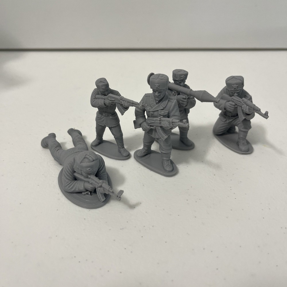 Lot Of 40 Usrr Soldiers Grey