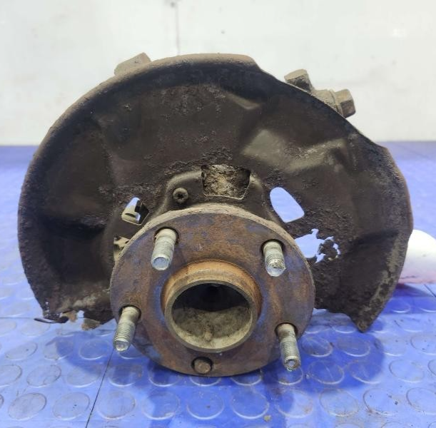 2005-2015 Toyota Tacoma Front Right Passenger Spindle Knuckle Assembly Oem 05-15