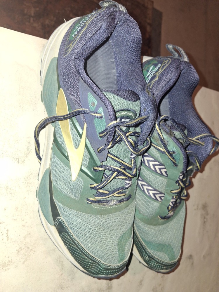 Mens Boys Size 10.5  Brooks Cascadia 11 Natiinal Parks Green Blue Running Work
