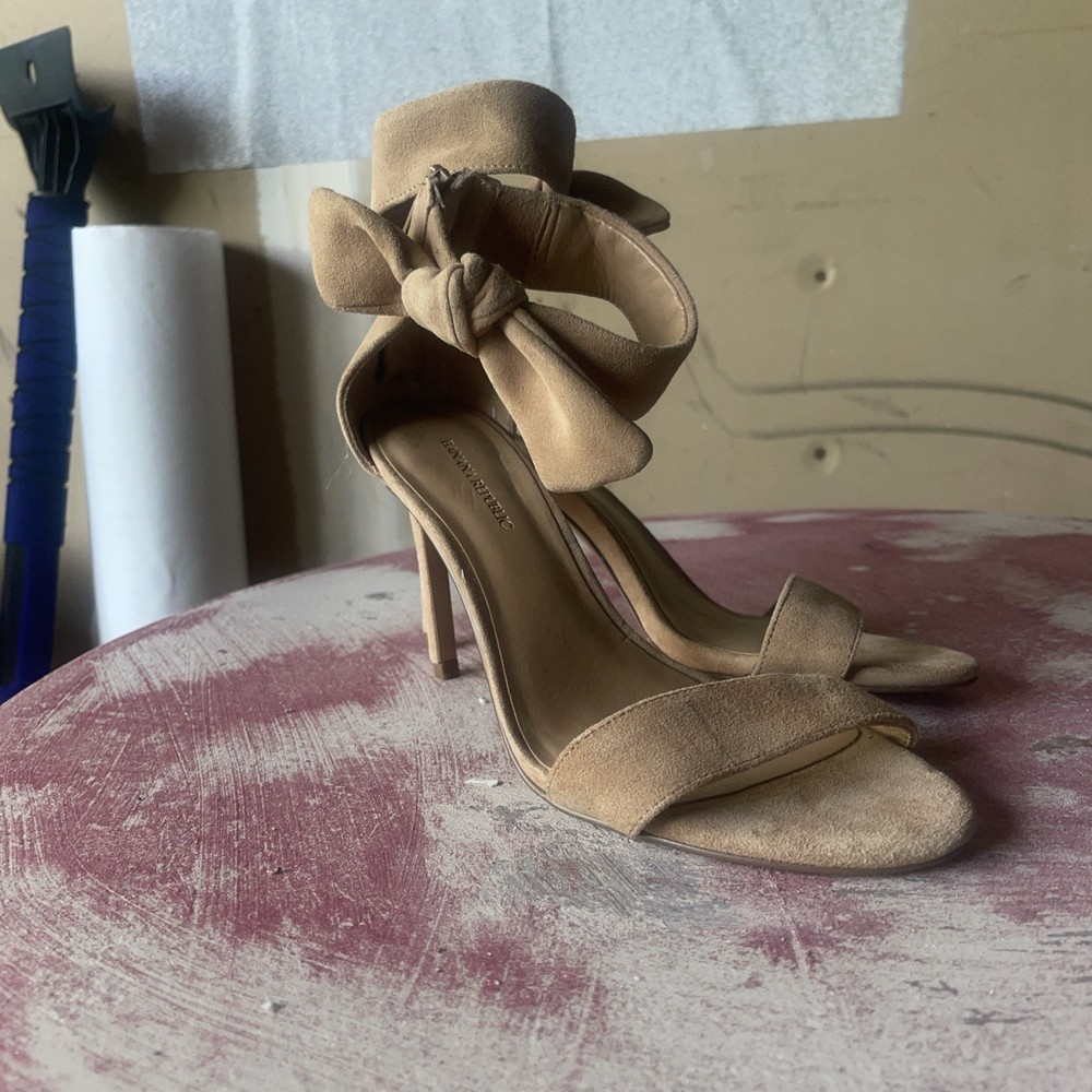 Womens Banana Republic Heels Tan 6.5 Bow Zip Up Back Open Toe