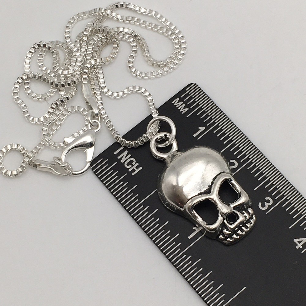 Silver Tone Costume Skull Charm Pendant Box Chain Necklace 18” #19