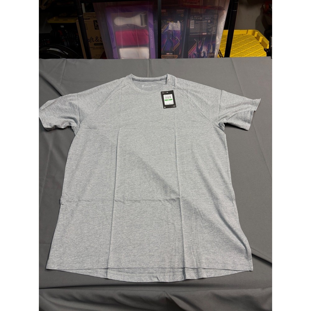 Under Armour Mens Sportstyle Left Chest T-Shirt Heather Grey Loose Fit Large NWT