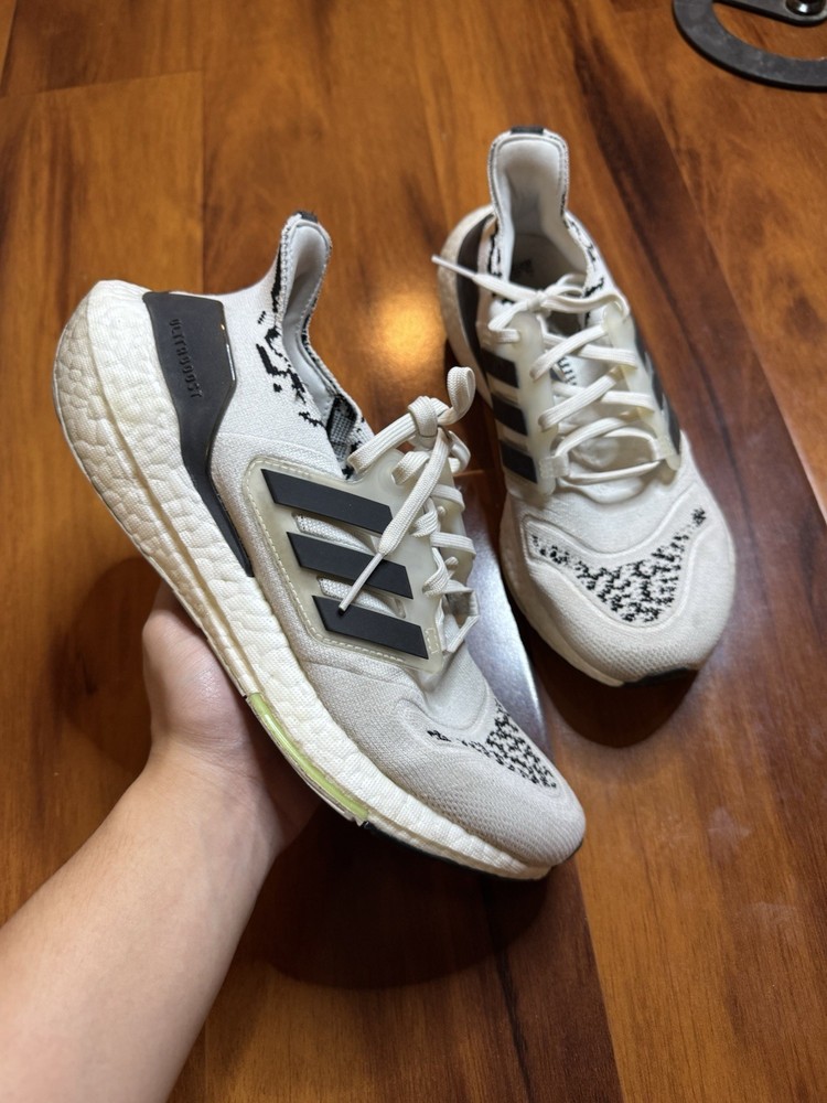 Adidias Ultraboost 22 Zeebra