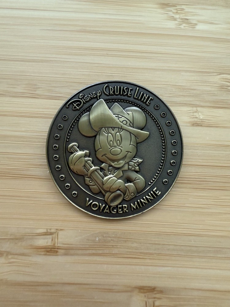 Disney Treasure DVC Voyager Minnie Mouse First Wave Pin  