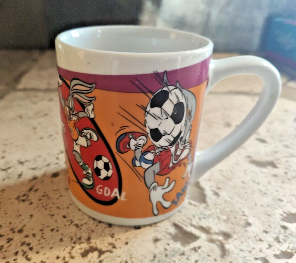 Bugs Bunny Soccer Ceramic Coffee Mug Looney Tunes Warner Bros Gibson Teacup