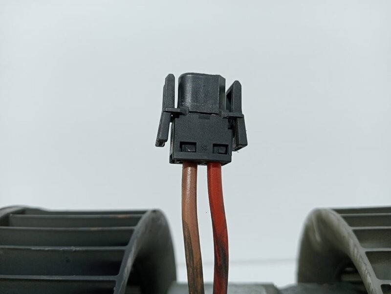 0130101103 BMW 3 Series Touring E46 320D 1999 Heating Engine 118077