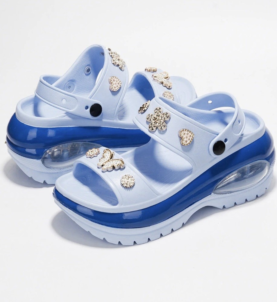 NEW Crocs Classic Mega Crush Water Resistant Dreamscape Platform Sandal Women 11