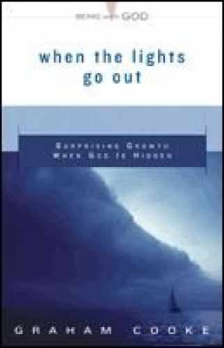 When The Lights Go Out: Surprising - Paperback, by Cooke Graham - Very Good