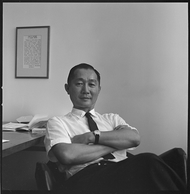 Photo:Architect Minoru Yamasaki seated in an office, 1970