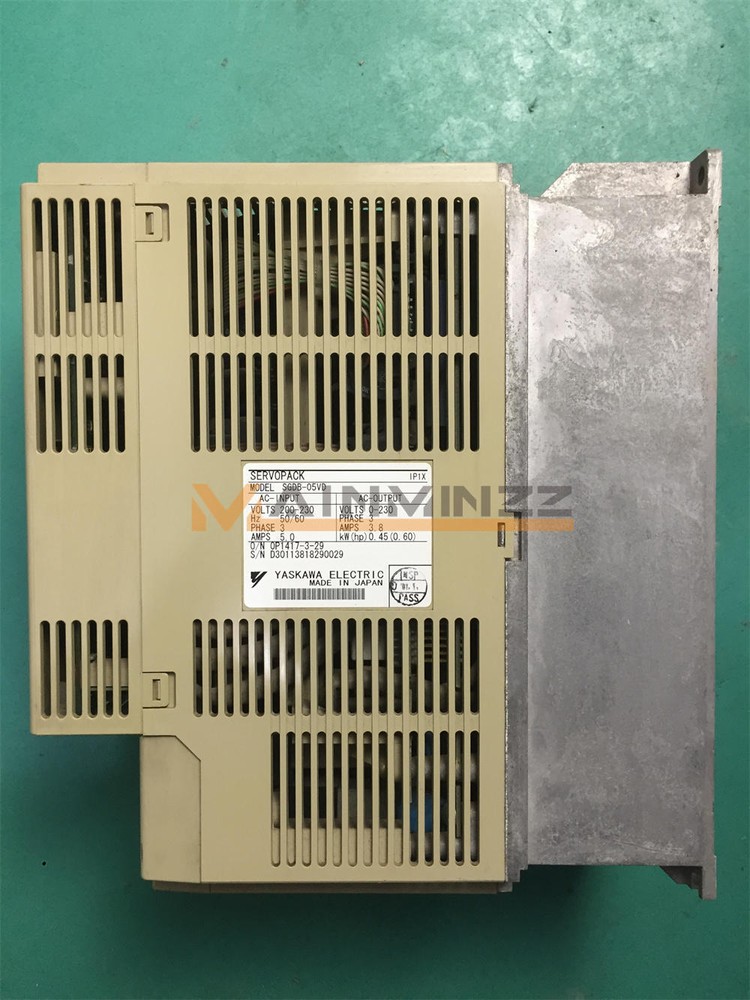 One Yaskawa servo SGDB-05VD Used