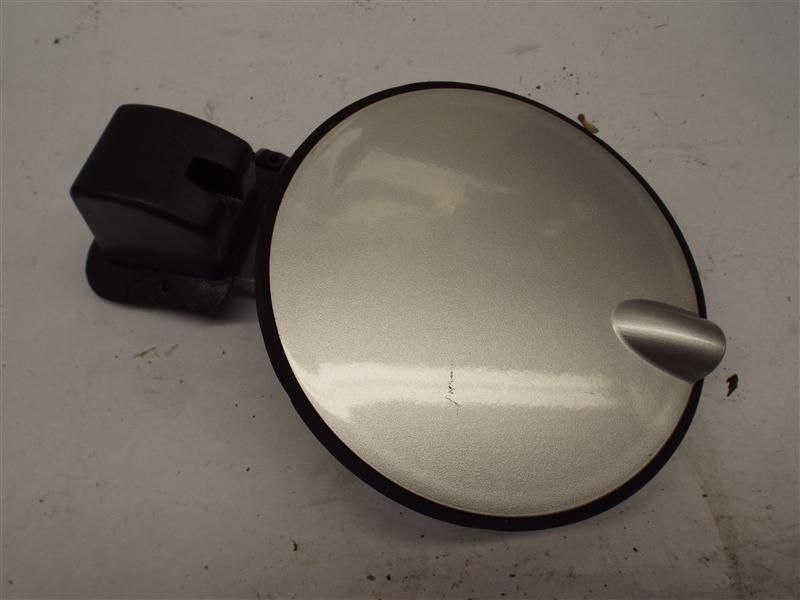 SAT L SDN 2001 Fuel Filler Door 190841