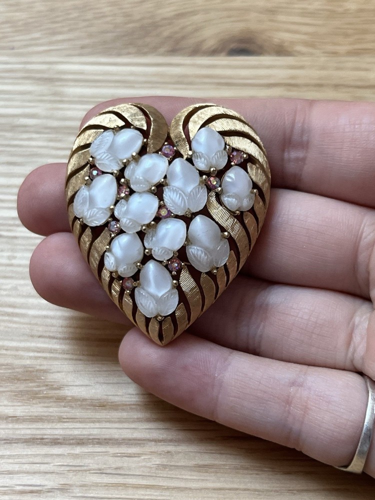 vintage crown trifari moonglow fruit salad heart pin brooch alfred phillipe rare