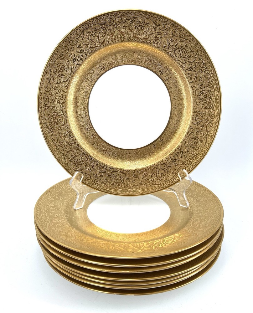 8 Gold Encrusted Dinner Plates - 10 3/8