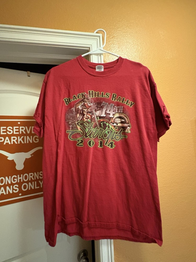 Gildan Sturgis Black Hills Rally 2014 Red Men's Graphic T-Shirt Size L