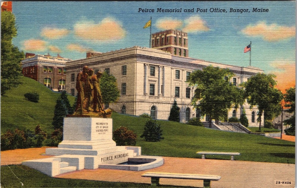 Bangor ME-Maine, Peirce Memorial, Post Office, Vintage Postcard