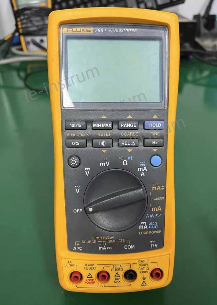 Fluke 789 ProcessMeter Digital Multimeter Calibrator with Test Leads