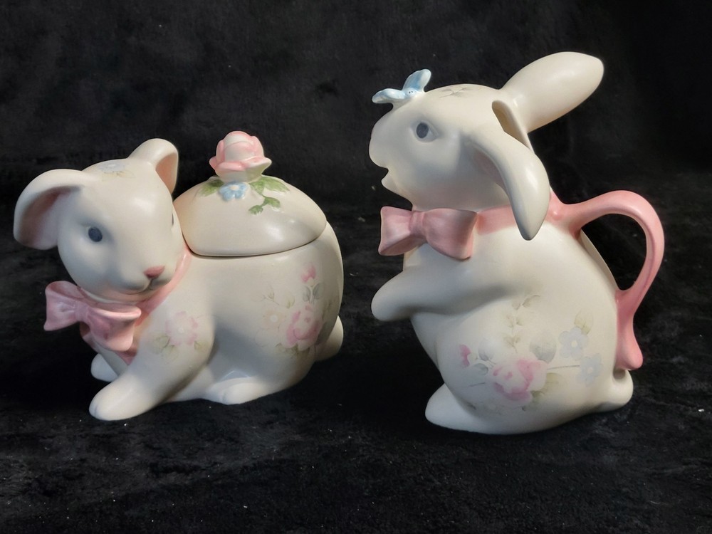 VTG 1985 PFALTZGRAFF Tea Rose Bunny Creamer Pitcher & Sugar Bowl 3PC Set. EASTER