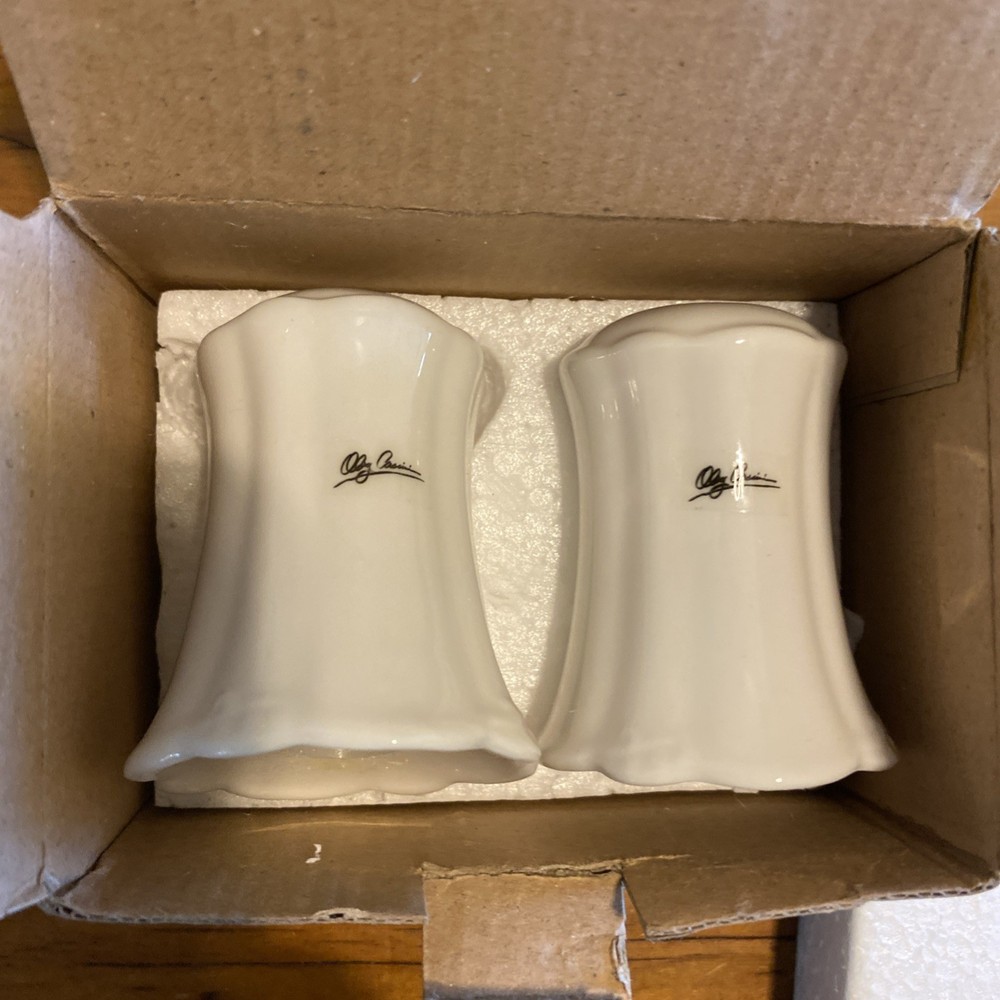 Oleg Cassini Salt And Pepper White Cream Shakers New In Box