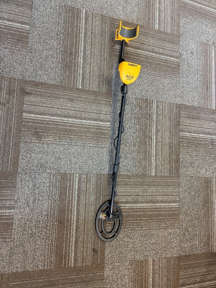 Garrett ACE 200 Metal Detector