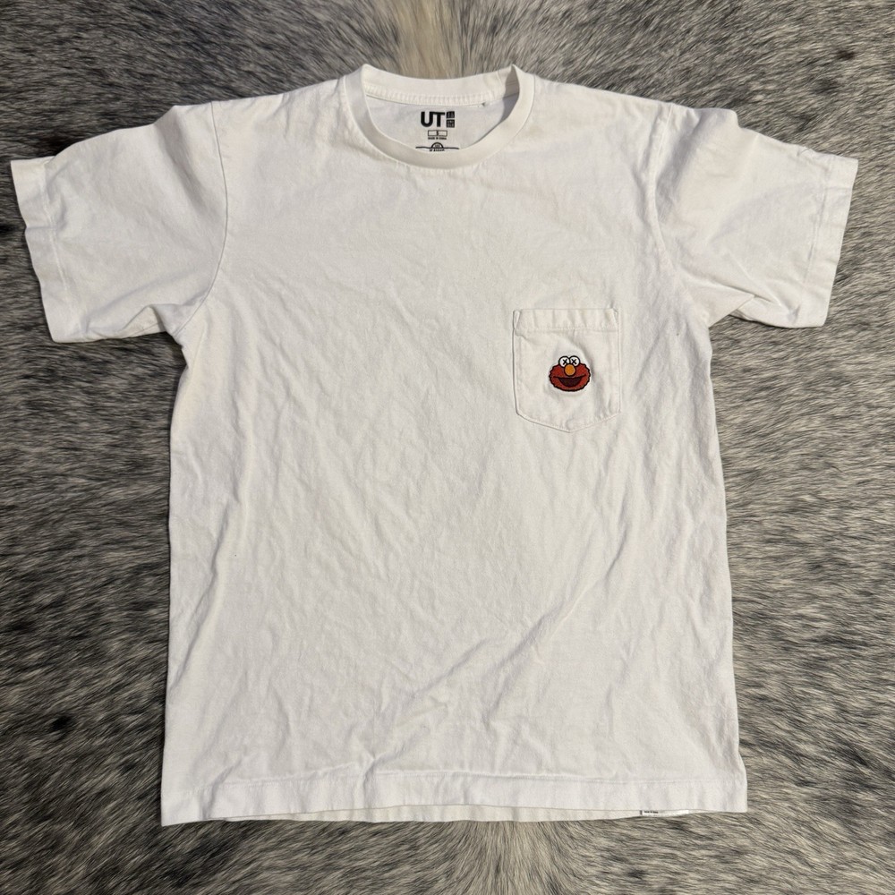 UNIQLO UT x KAWS Sesame Street Pocket Tee 🤍🧩 (Elmo Embroidery) — Size S