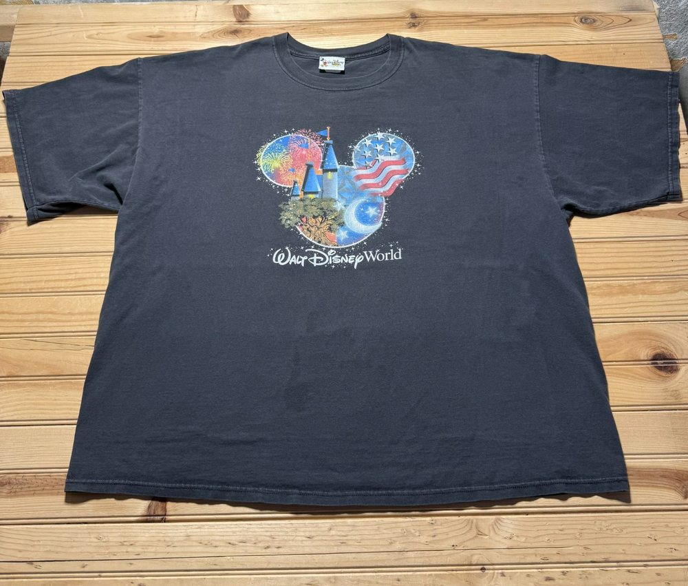 Vintage 90s Walt Disney World Mickey Castle Flag Fireworks Souvenir Shirt - 3XL