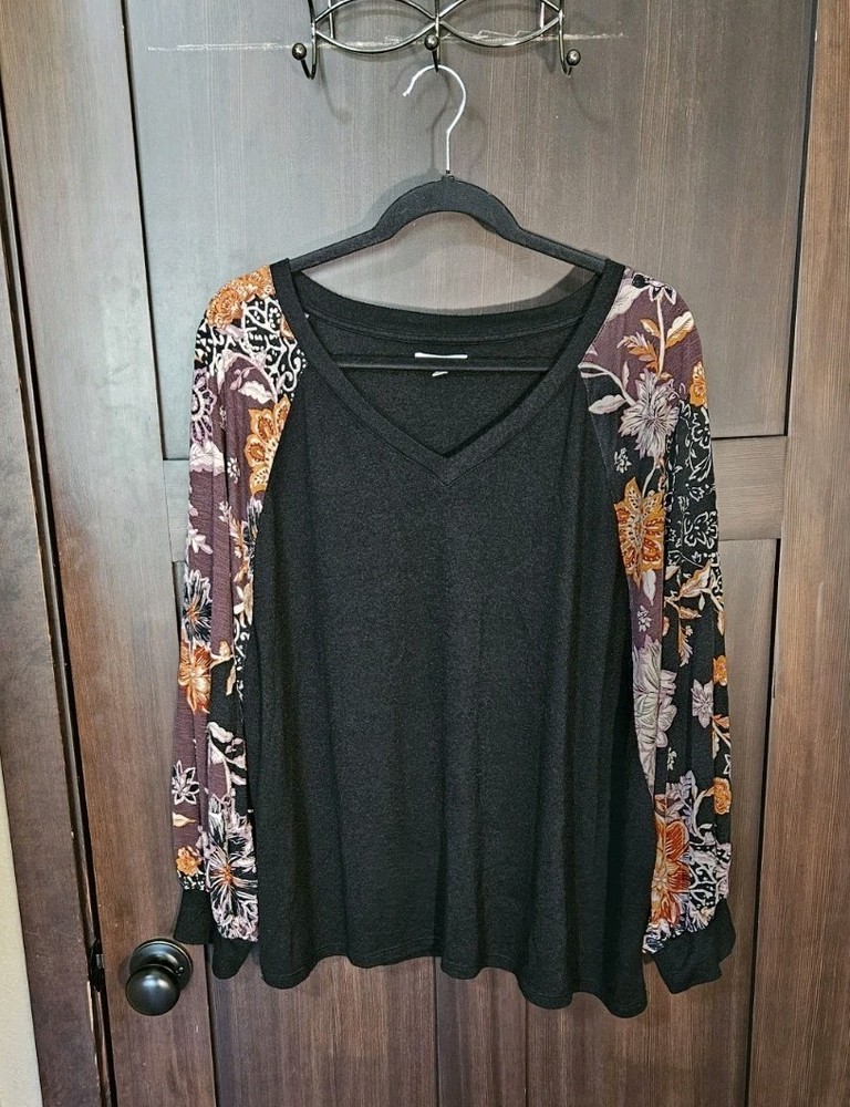 EUC Women's Plus Maurices Dolman Floral Sleeve Stretch Knit Blouse Top Size 1X