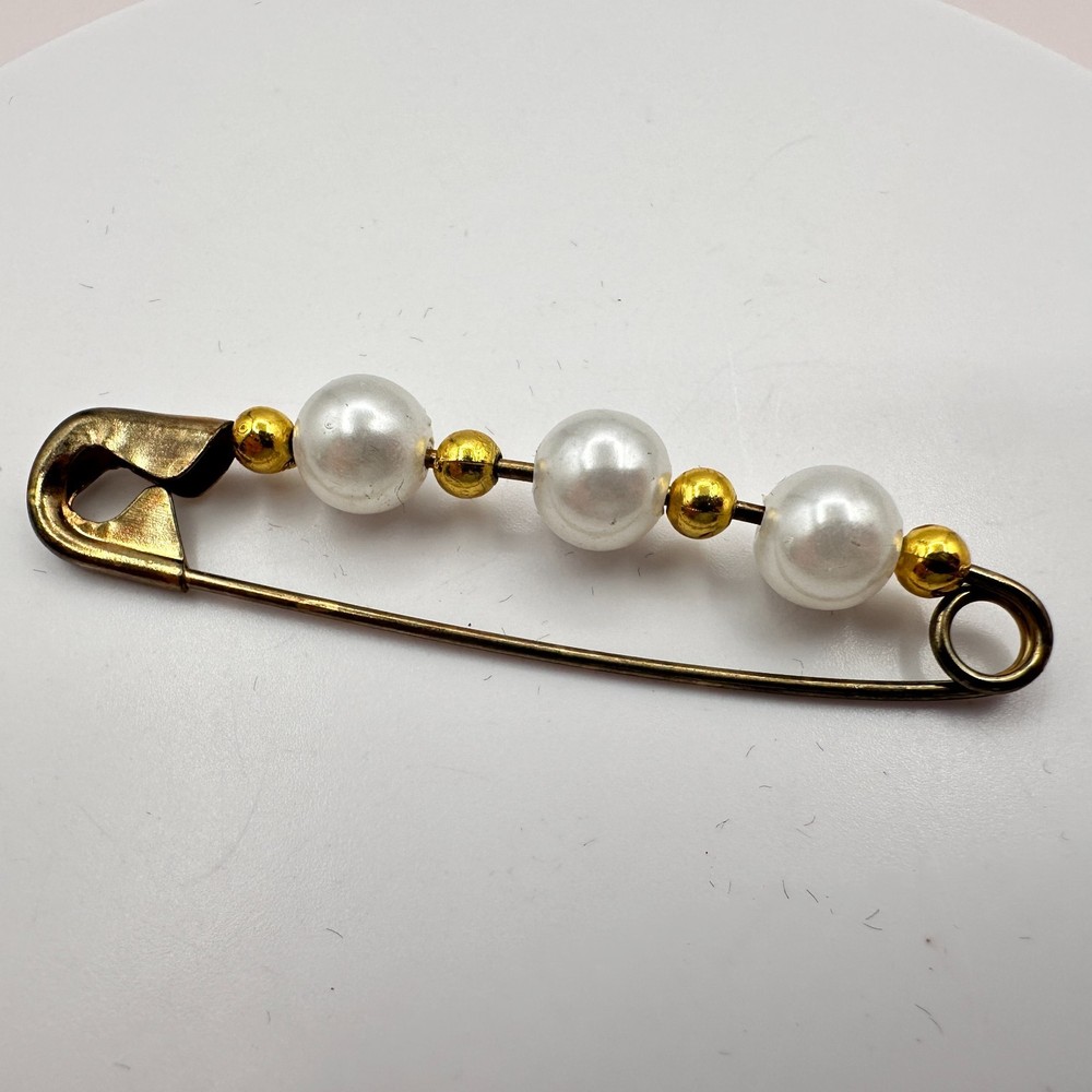 Vintage 90s White Faux Pearl Bead Gold Tone Safety Pin Brooch Fashion Jewelry