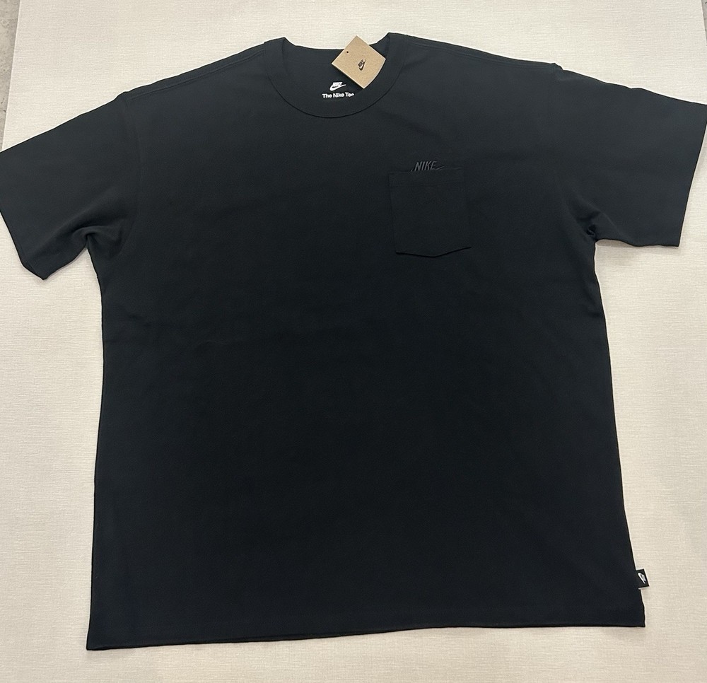 Nike Sportswear Premium Pocket T-Shirt DQ9295-011 Men’s Size XL NWT