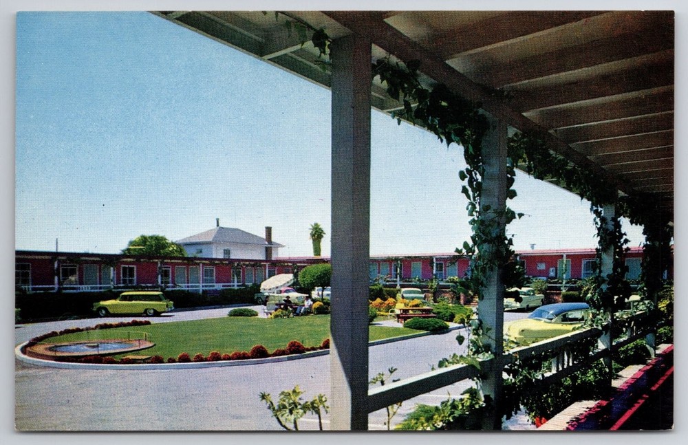 Vintage California Motel Berkeley Postcard 1950s AAA Spectra Color Cars