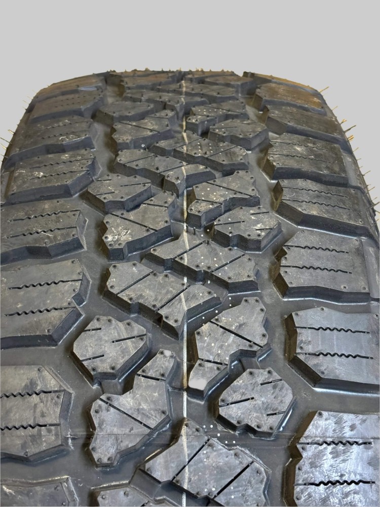 Kenda Klever AT2 KR628 265/65R17 All-Terrain Tire