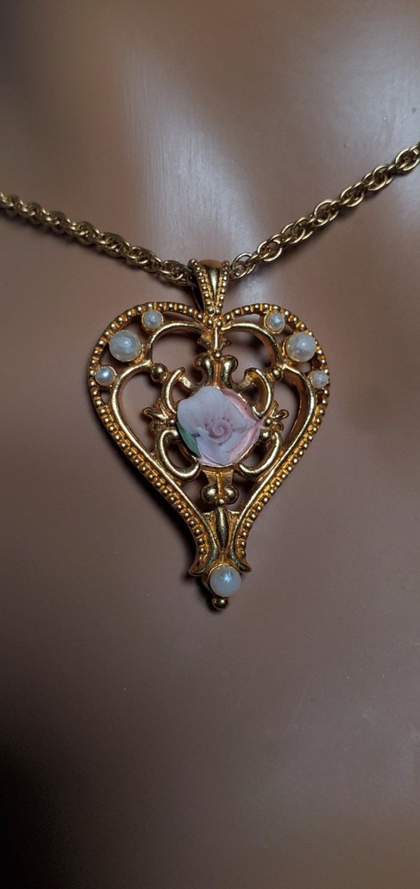 Vintage Heart Filigree Bisque Rose Pearl Flower Pendant Gold Tone Necklace