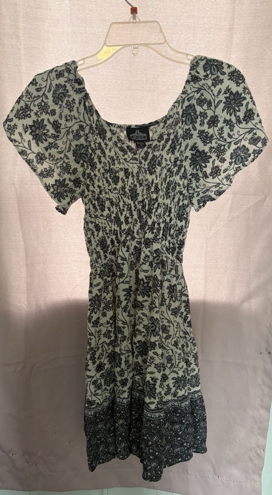 Angie Women’s SmsllWhite/Blue Floral Smocked Knee Dress Square Neck Puff Sleeve
