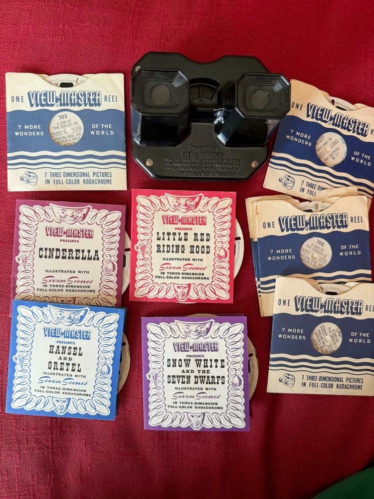 Vintage 1950s Sawyers Viewmaster works original box Plus 8 Reels