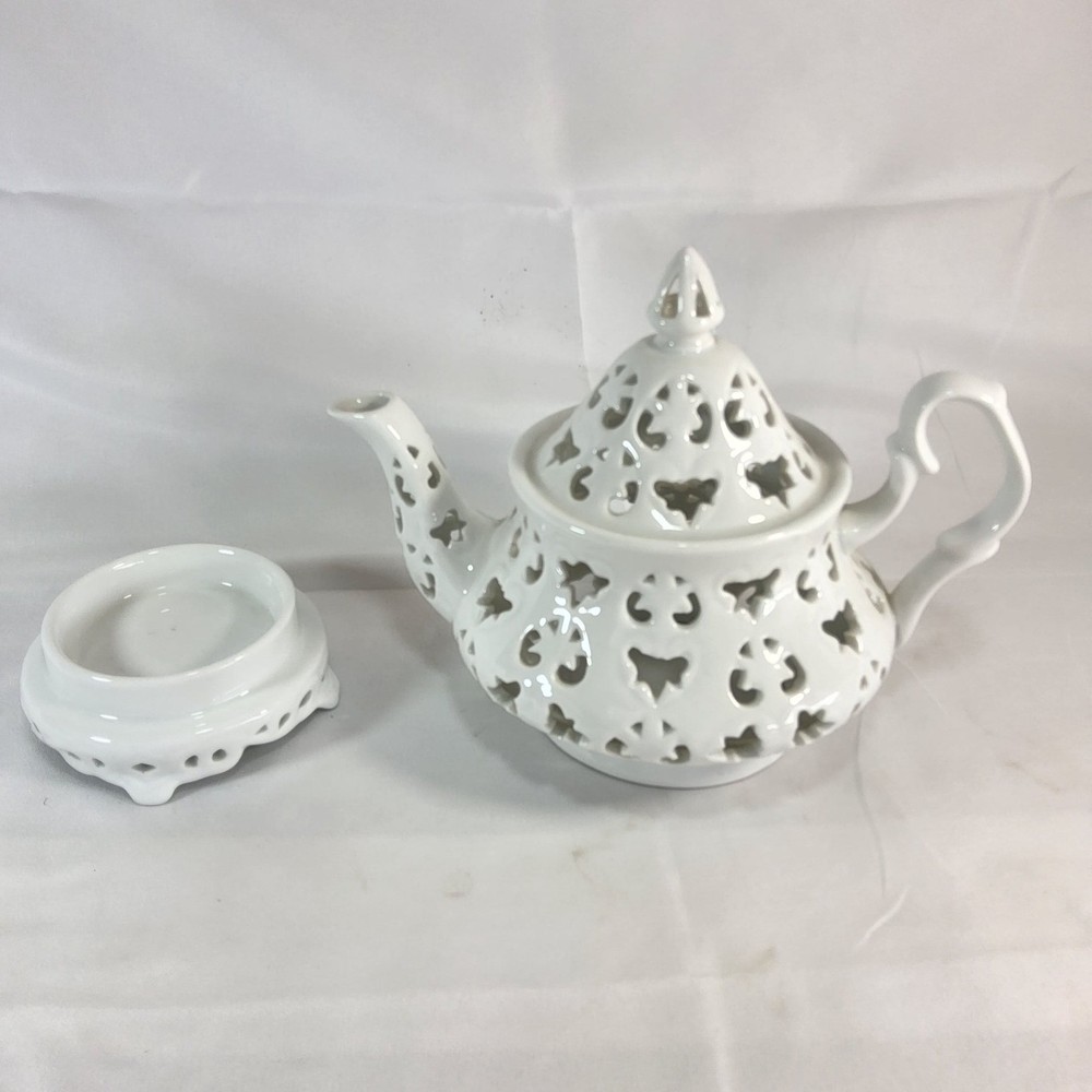 Partylite Holly Leaf Cafe Teapot Candle Holder