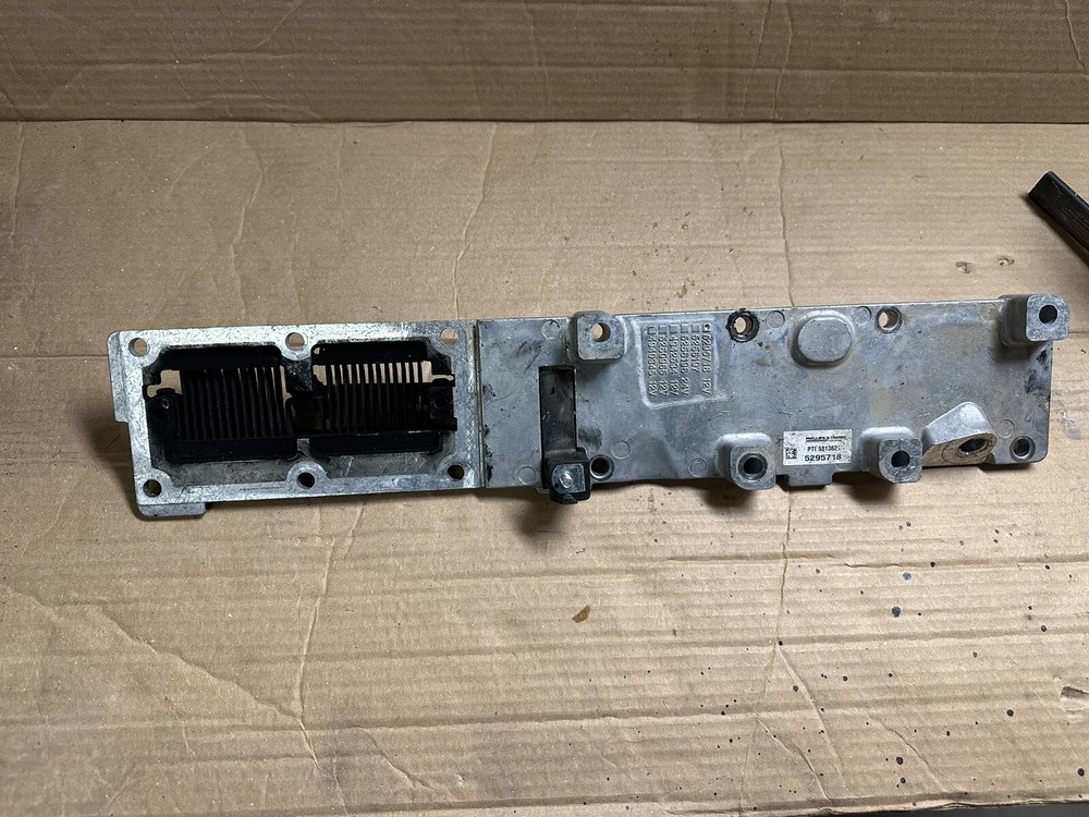 Intake Manifold Cover - Mopar (68210071AA)2013-2024 Ram - 68210071aa