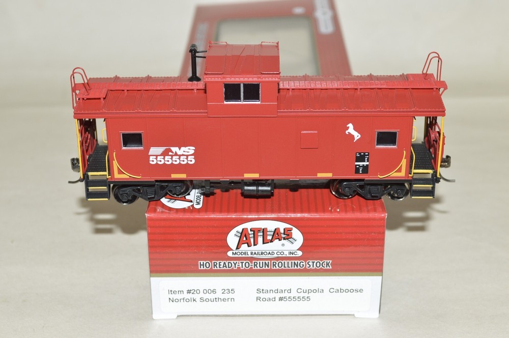 HO scale Atlas Norfolk Southern Ry standard cupola caboose car train 555555