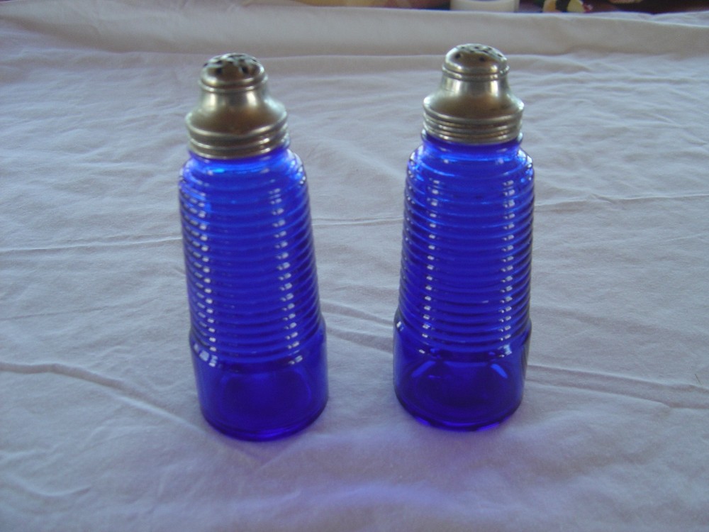 Vintage Cobalt Blue Glass Salt & Pepper Shakers Ribbed With Original Lids 5.5