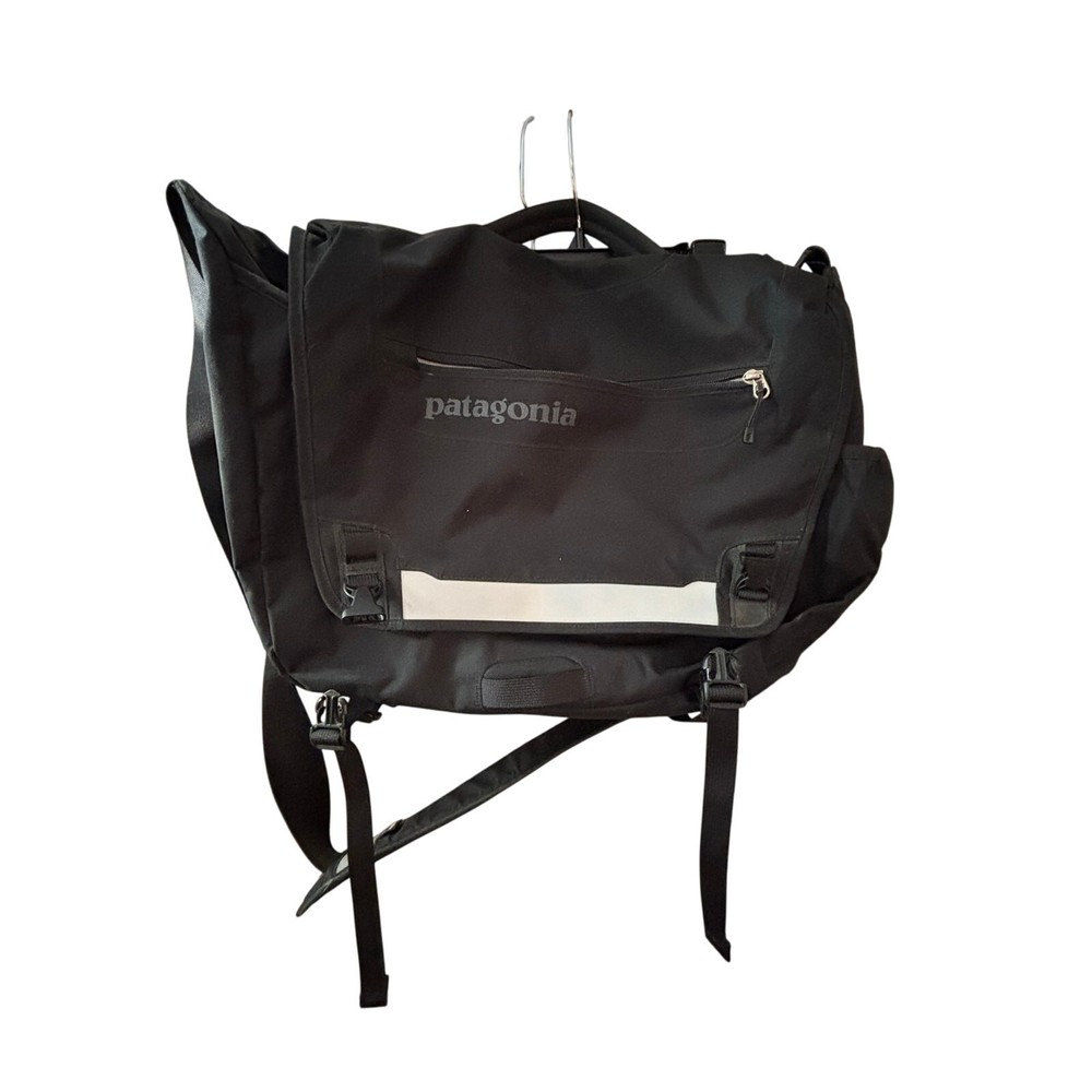 Patagonia Half Mass Messenger Crossbody Backpack Bag Black