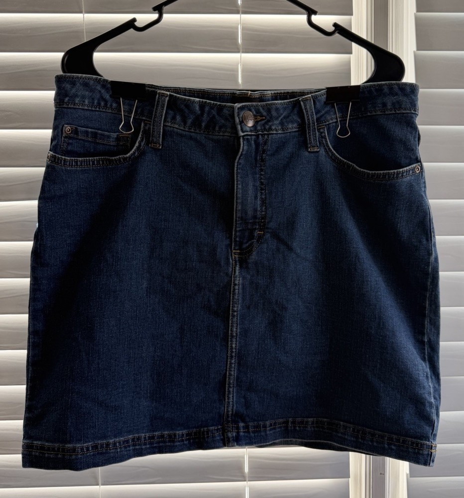 Lee Blue Denim Ladies Skort! Size 16 Super Comfy & Great For Any Outfit!