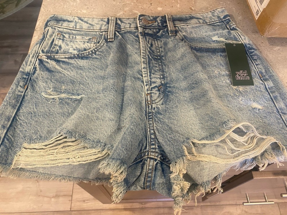 Women's Wild Fable Distressed High-Rise Light Wash Blue Jeans Size 10