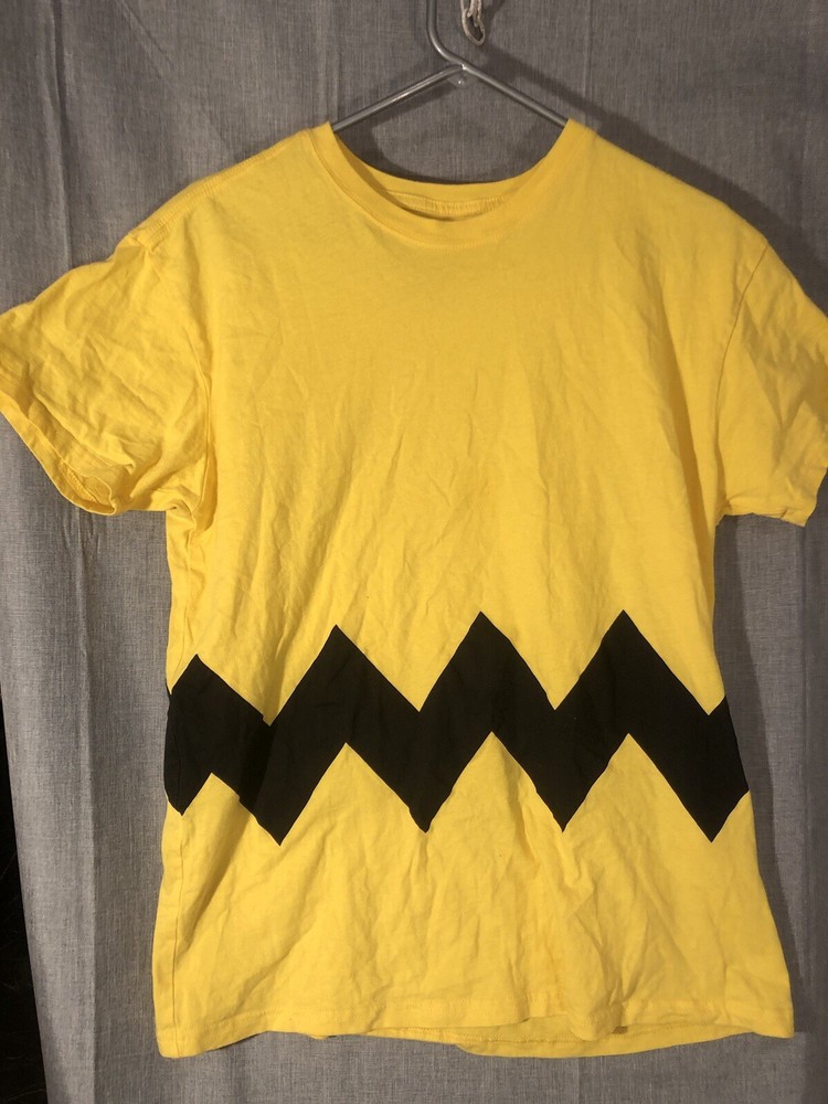 Men's Large Yellow Charlie Brown Peanuts Graphic T-Shirt