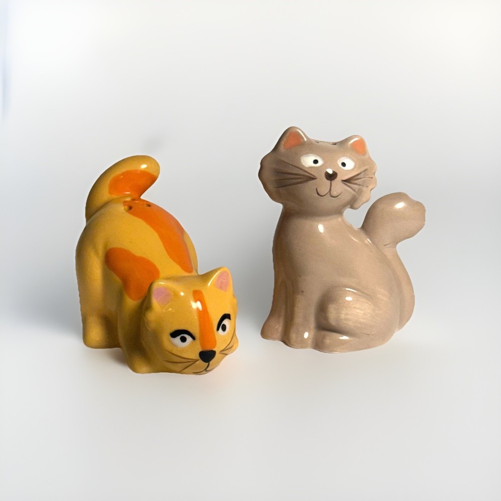 BW Boston Warehouse Frisky Business Salt and Pepper Shakers Set Kitty Cat Orange
