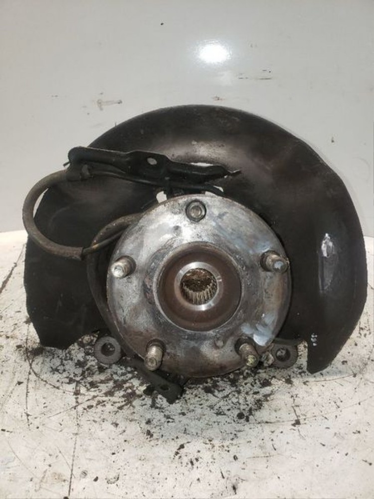2002-2003 Toyota Camry Front Right Passenger Spindle Knuckle 4 Cyl w/ABS Oem