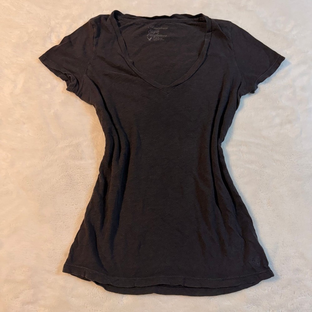 American Eagle Women's Classic Short Sleeve V-Neck T-Shirt