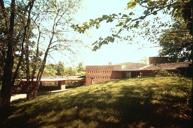 Photo:Palmer House, Ann Arbor, Michigan. Exterior