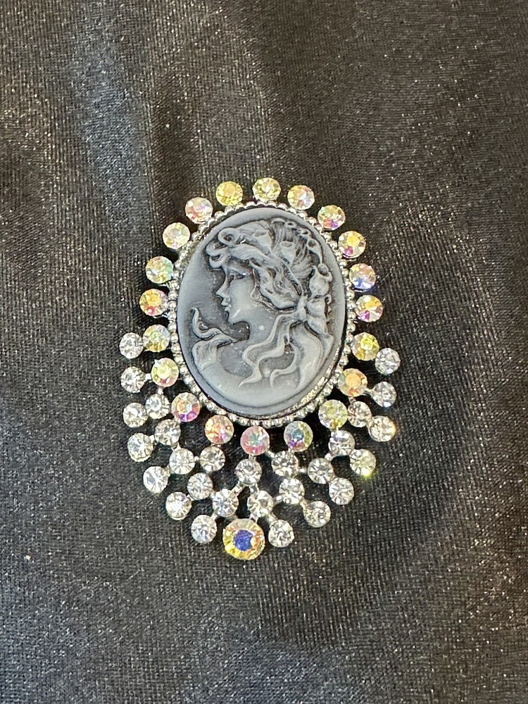 Victorian Lady Brooch With Rhinestones