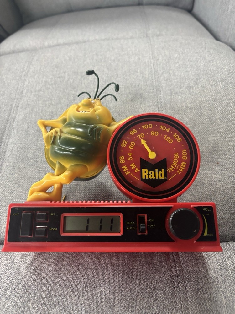 Vintage Raid Bug Alarm Clock Radio Am/Fm Tested Works - Missing Antenna ￼￼