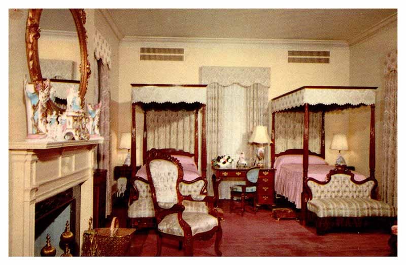 Postcard HOUSE SCENE Mobile Alabama AL m/09 AQ1702