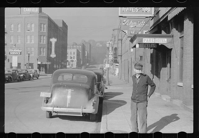 Photo:Storefront Street Scene 1930s Park Hotel Beer Sign Automobiles