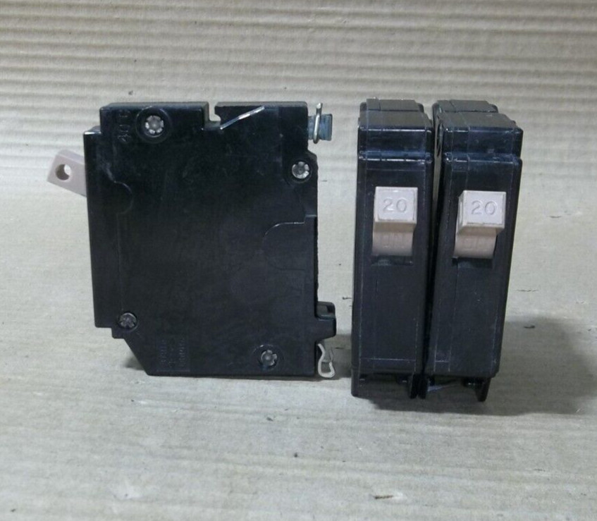 LOT OF 3 Eaton CH CH120 1 Pole 20 Amp 120V Metal Half Notch Circuit Breaker 